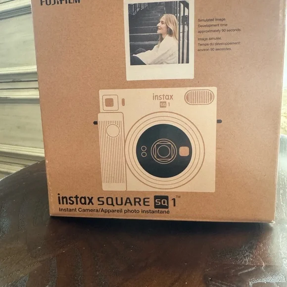 NEVER OPENED Fujifilm Instax SQ1 Instant Camera, carrying case, 20 film sheets. - Picture 8 of 12